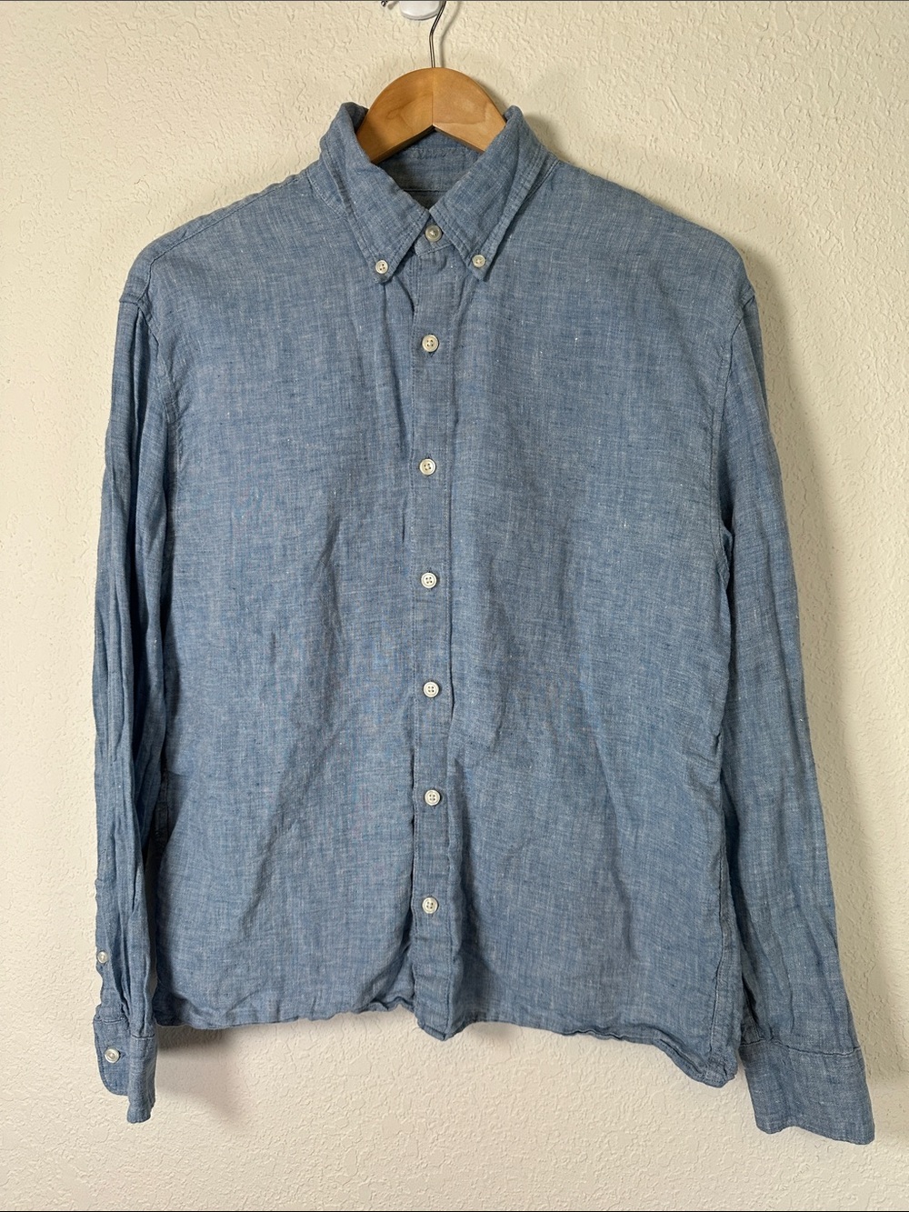 Abercrombie & Fitch Light Blue Linen Button-Down Shirt